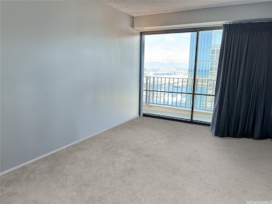 Vacant Bedroom with room for office setup