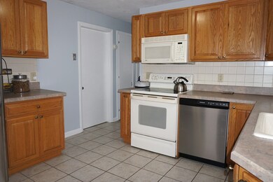 39 Knowles Rd, Worcester, MA 01602 - photo 4