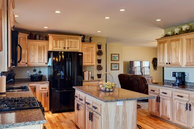 14945 Cochise St, Williston, ND 58801 - photo 7