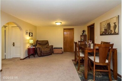 6407 Forest Ct, Windsor Heights, IA 50324 - photo 5