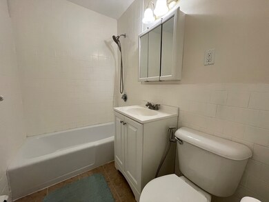 73 Walnut St unit 5, Newtonville, MA 02460 - photo 4