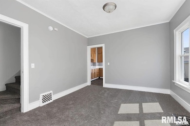 2211 Farnam St, Davenport, IA 52803 - photo 5