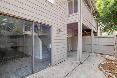 9566 Windswept Ln unit 9566, Houston, TX 77063 - photo 5
