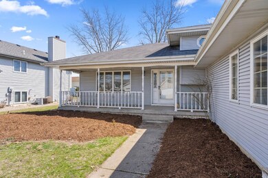 659 Wren Ct, Griffith, IN 46319 - photo 2