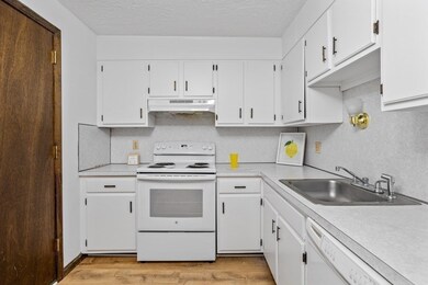 276 Codman Hill Rd unit 33A, Boxborough, MA 01719 - photo 6