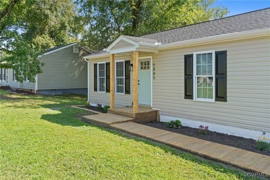 5805 Huntingcreek Dr, North Chesterfield, VA 23237 - photo 3