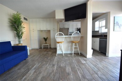 1451 N 12th Ct unit 8B, Hollywood, FL 33019 - photo 7