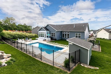 PRIVATE REAR YARD