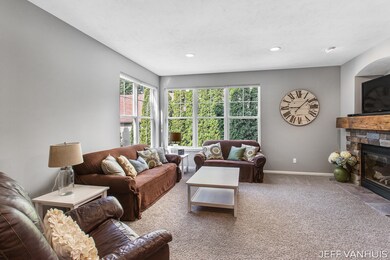 648 Cedar Square St Holland-14