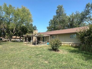 735 Valentine Ln, Claremore, OK 74017 - photo 3