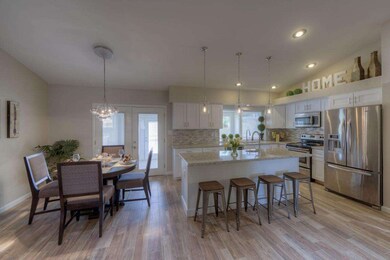012_Casual Dining ~ Kitchen