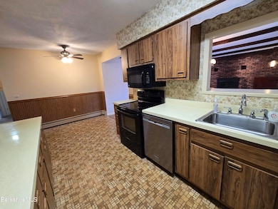 Kitchen with oodles of cabinets
