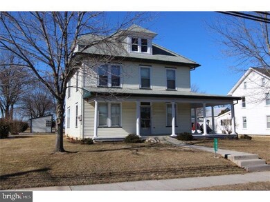 1035 W Main St, New Holland, PA 17557 - photo 2