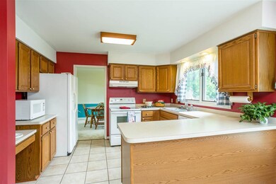 10704 Holleybrooke Dr, Spotsylvania, VA 22553 - photo 2