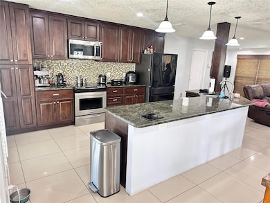 7006 Shenandoah Ct, Tampa, FL 33615 - photo 5