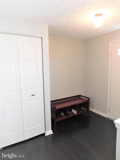 13228 Custom House Ct, Fairfax, VA 22033 - photo 5