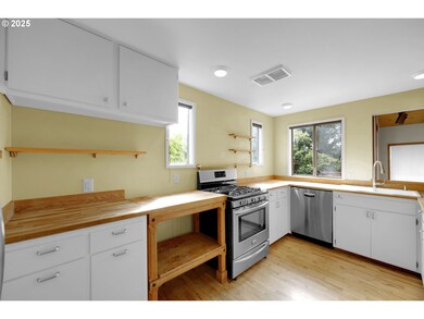 2440 Oak Grove Dr, Eugene, OR 97403 - photo 4