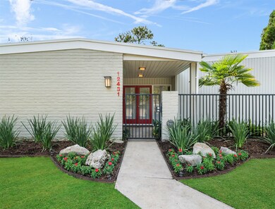 12431 Woodthorpe Ln, Houston, TX 77024 - photo 2