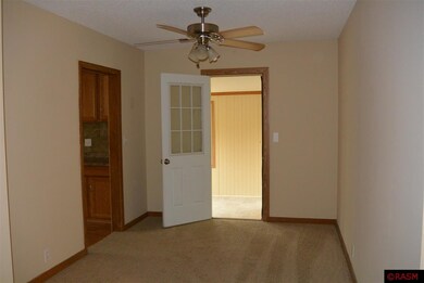 308 Moreland Ave, Mankato, MN 56001 - photo 3