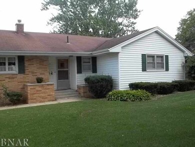 521 Sunrise Dr, Chenoa, IL 61726 - photo 2