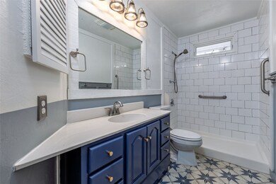Main level bath