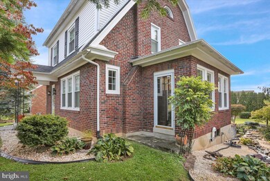 216 W Bellevue Ave, Reading, PA 19605 - photo 2