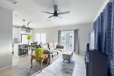 Open Floorplan W/ Lots of Natural Light!