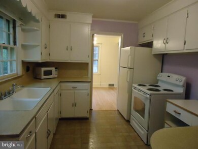 104 Orchard Ave, Hightstown, NJ 08520 - photo 7