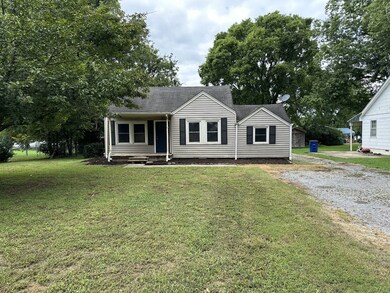 902 Adams Dr, Shelbyville, TN 37160 - photo 2