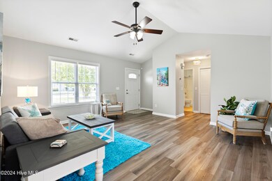 820 Plainfield living space 4