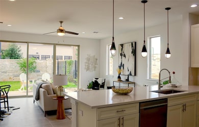 301, 302 & 304 Tesla Cir, Austin, TX 78681 - photo 5