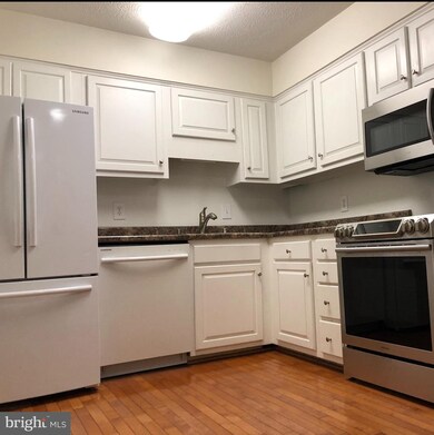 13971 Big Yankee Ln, Centreville, VA 20121 - photo 4