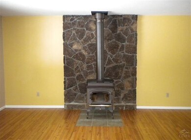 2735 NW Marken St, Bend, OR 97701 - photo 4