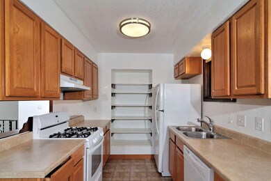 Kitchen w/Gas Range