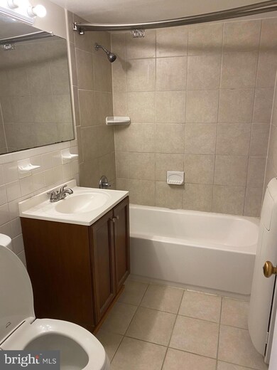 7527 Spring Lake Dr, Bethesda, MD 20817 - photo 6