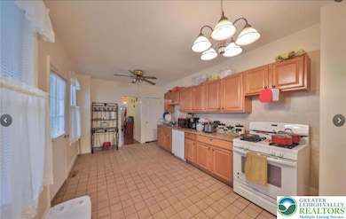 926 Butler St, Easton, PA 18042 - photo 3