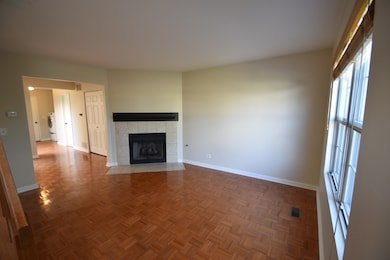 290 Le Parc Cir unit 284, Buffalo Grove, IL 60089 - photo 7