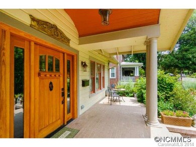 Covered porch & grand entry