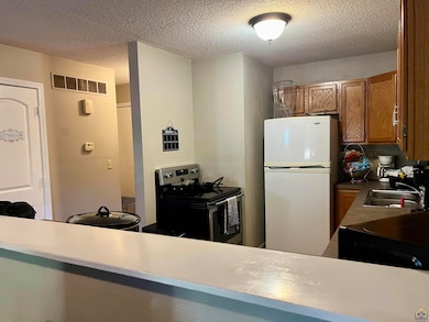 2002 Greenbriar Dr, Emporia, KS 66801 - photo 5