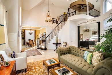 STUNNING CIRCULAR STAIRCASE