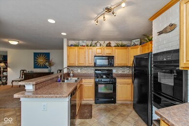 2545 Chestnut St, Columbus, IN 47201 - photo 6