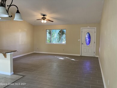 Large Living Area with Vaulted Ceilings