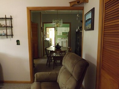 209 Veazie St, North Adams, MA 01247 - photo 5