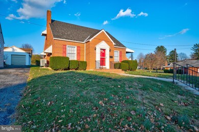 307 Commerce St, Waynesboro, PA 17268 - photo 2