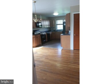 1206 Vauclain Ave, Woodlyn, PA 19094 - photo 5