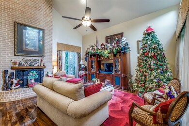 10102 Valley Forge Dr, Houston, TX 77042 - photo 5