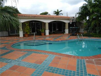 Swimming Pool/Hot Tub/Sauna