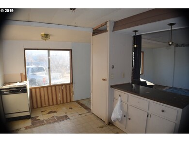 450 Thompson Ave, Mount Vernon, OR 97865 - photo 5