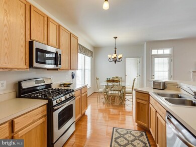 6722 Selbourne Ln, Gainesville, VA 20155 - photo 7