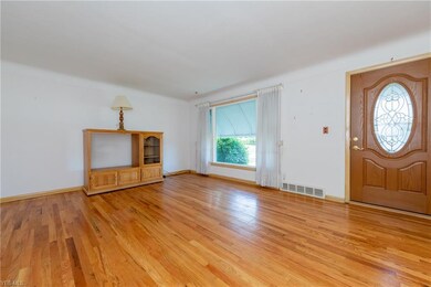 2441 Larchmont Dr, Wickliffe, OH 44092 - photo 3